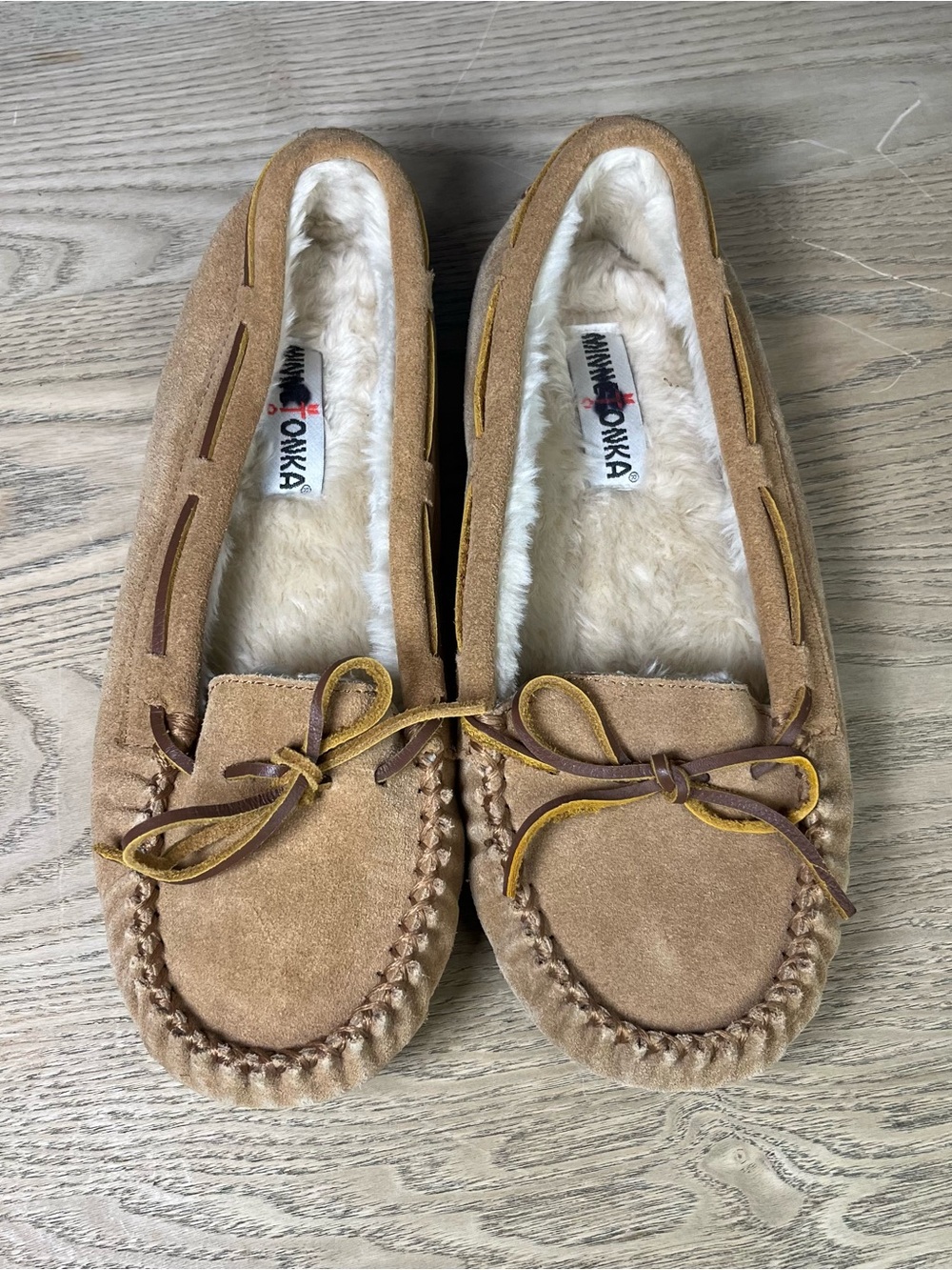 Minnetonka Women’s Cally Suede Moccasin Slippers Faux Fur Tan Cinnamon Size 10 - Picture 6 of 8